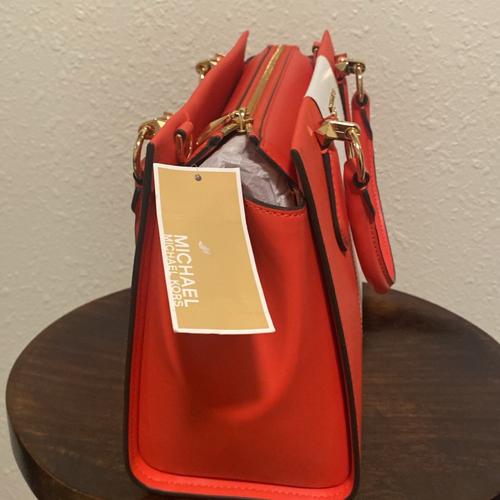 Michael KORS - Picture 3 of 10